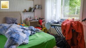 Unordentliches Schlafzimmer